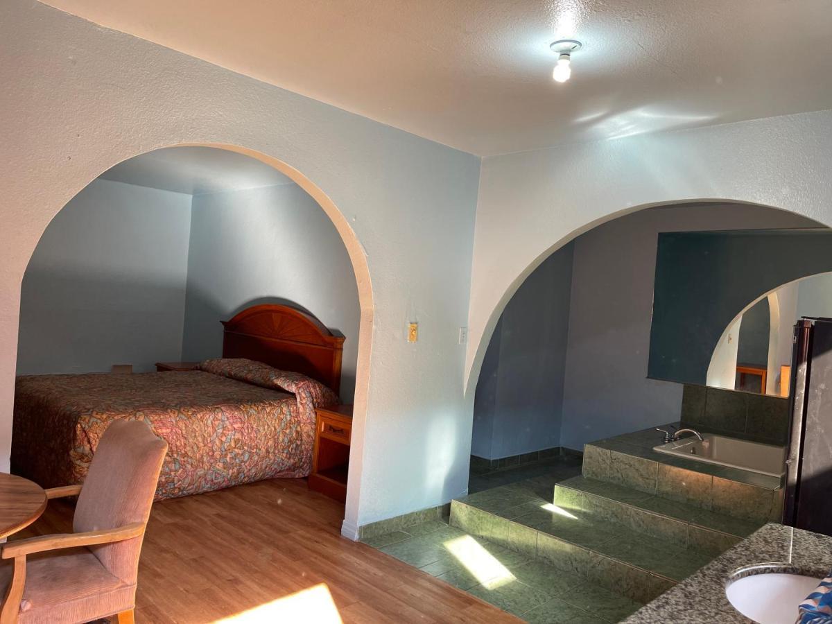 Full Moon Inn Huntington Park Ngoại thất bức ảnh